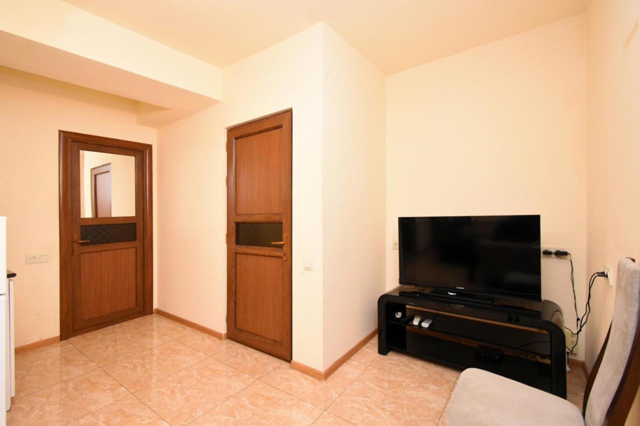 A&X Hostel And Tours Yerevan Exterior photo