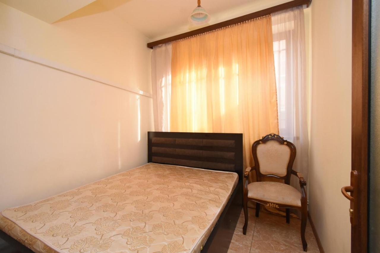 A&X Hostel And Tours Yerevan Exterior photo
